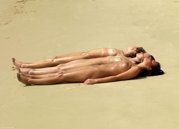 Image #3 from the gallery Krista Lysa Ruslana beach bums