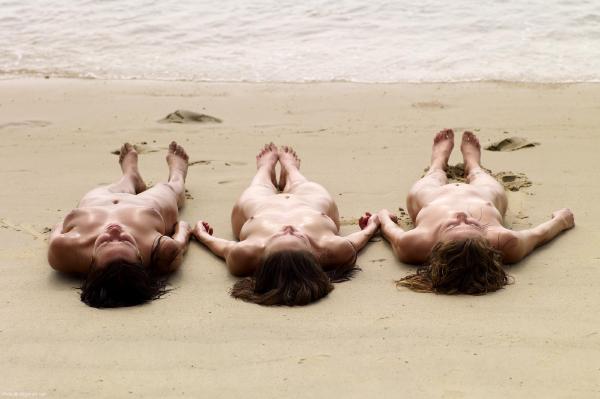 Image #1 from the gallery Krista Lysa Ruslana beach bums